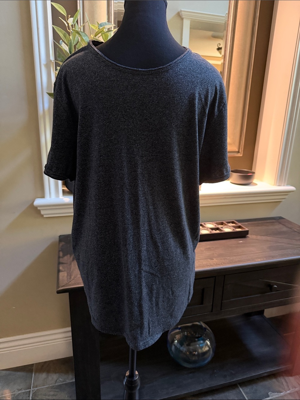 Hollister Men's Short-Sleeve Crewneck T-Shirt - Charcoal